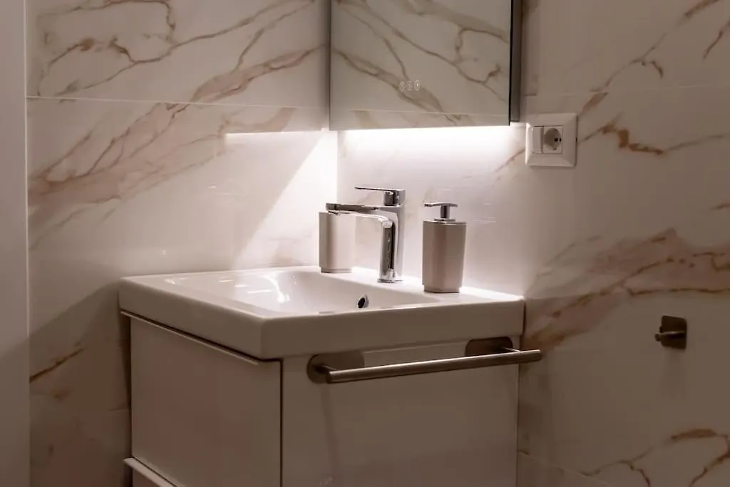 Apartment 10 Min To Centrale Luxury Loft With Suite Milan Italy